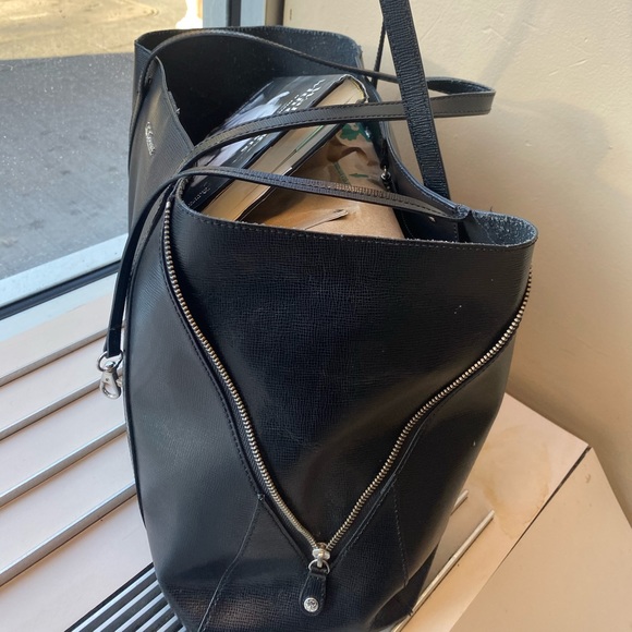 L.K.BENNETT SAFFIANO LEATHER EDGY CLASSI.C Frm LONDON Tote LUX GORG - Picture 5 of 15